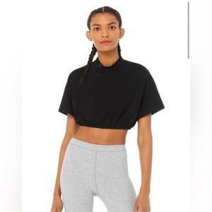 Alo Yoga Kick It cropped shirt in black, size small